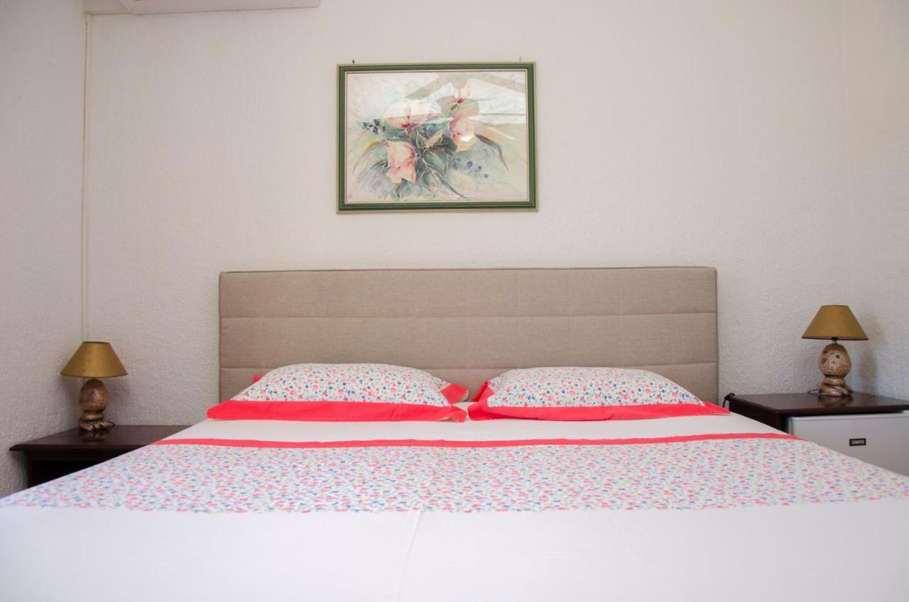 Guesthouse Ruza 塞尼 外观 照片